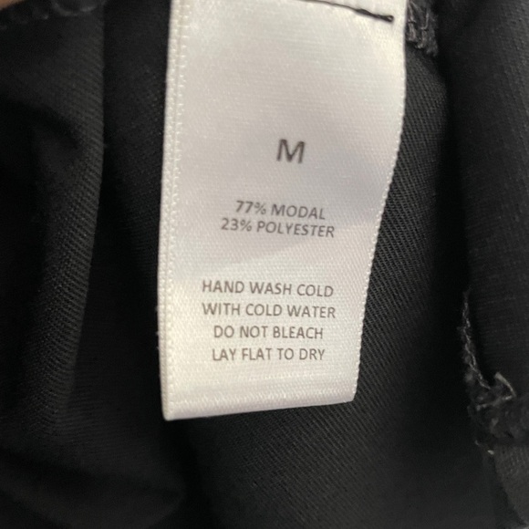 SADIE & SAGE High Low Black Tee Medium - Picture 4 of 4